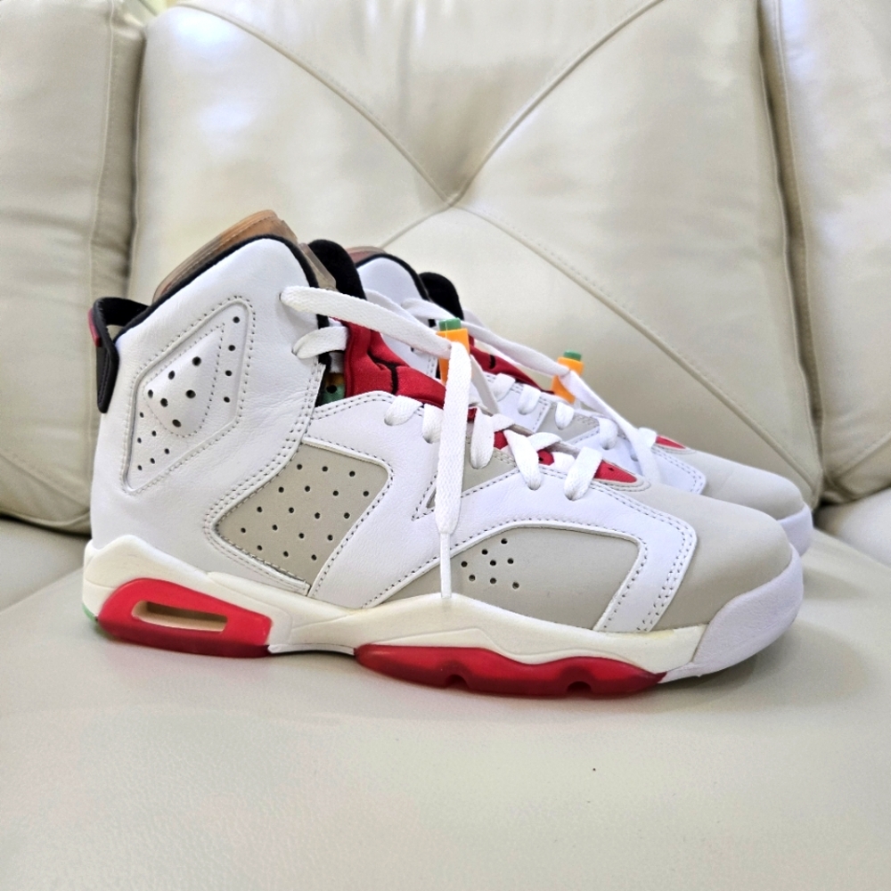 Jordan 6 Retro Hare (GS) size 6.5Y / Women's Size 8